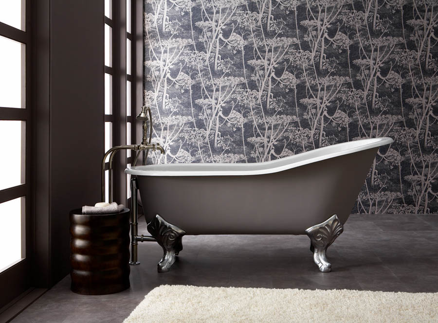 freestanding clawfoot bathtub on display at the Immerse Showroom