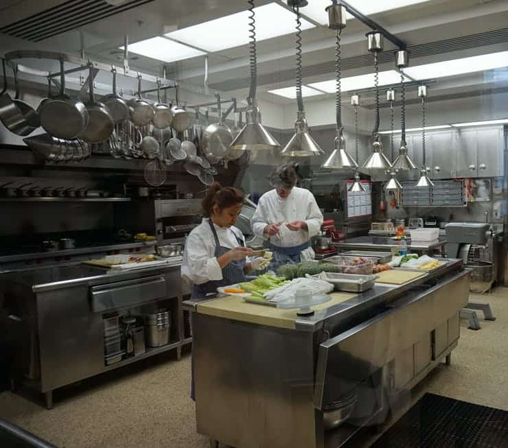 The White House Bathrooms & Kitchen - Immerse St. Louis