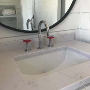 Luxury Bathroom Faucet and Plumbing