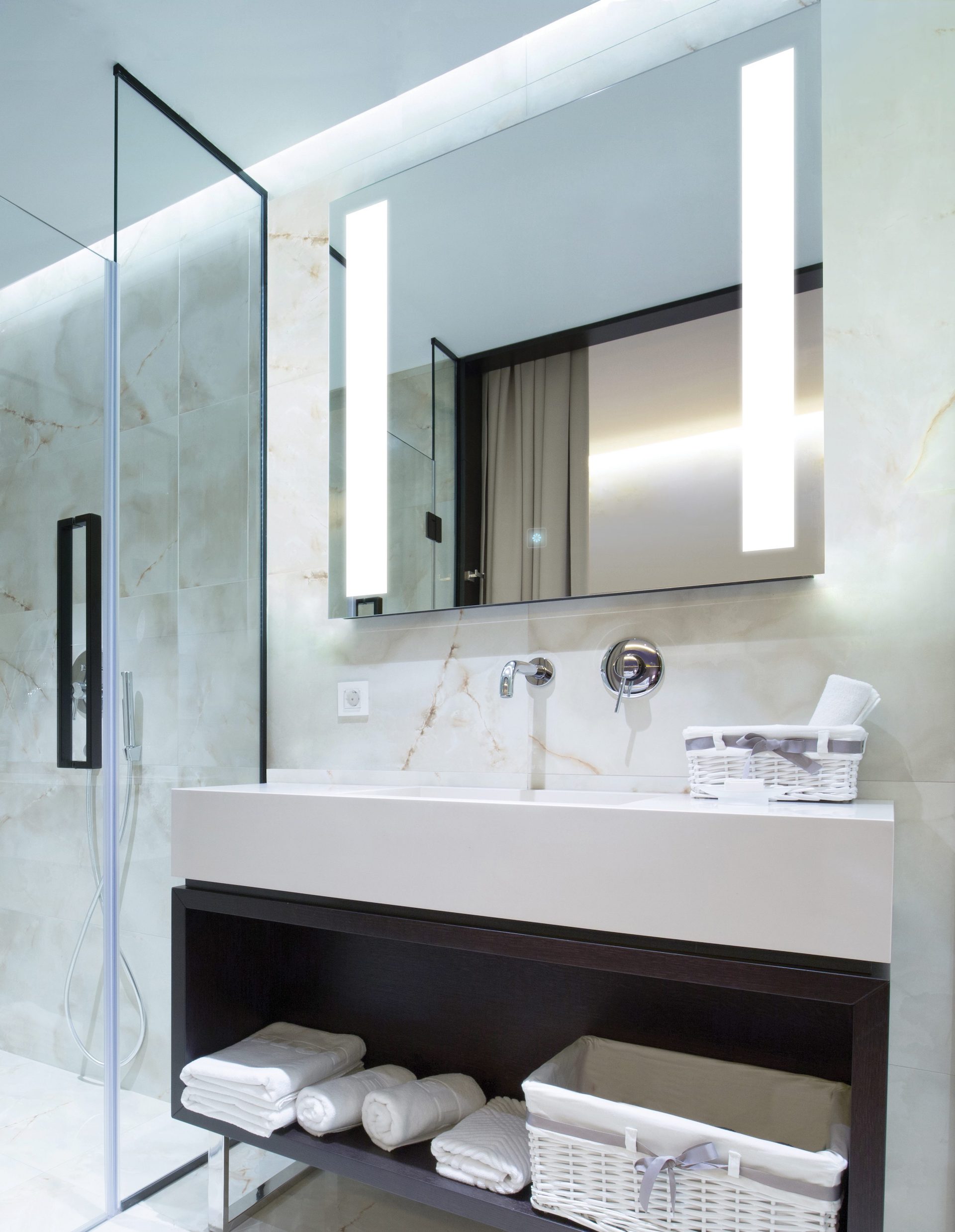 lighted led mirror and bath products on display at the immerse showroom