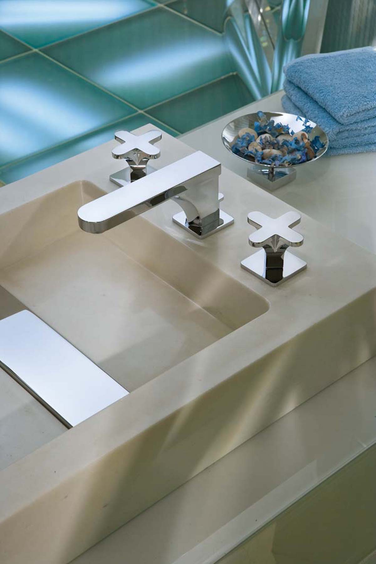 luxury designer faucet, sink and smedbo bathroom accessories at the immerse showroom
