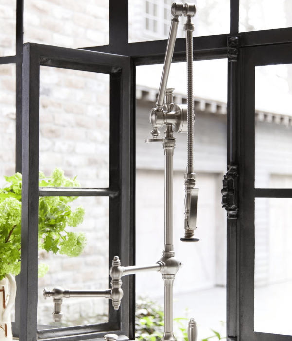 Articulating-Kitchen-Faucet-waterstone-gantry